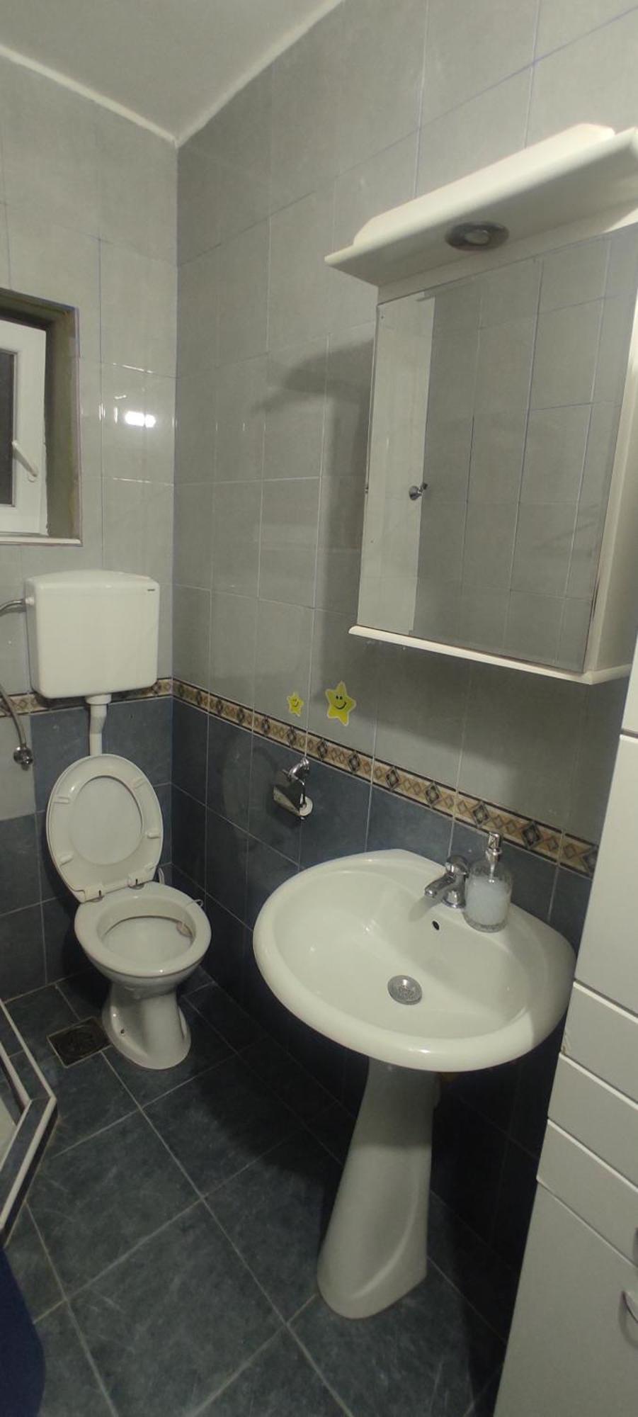 Apartmani Kacara เซรมสกี คาร์ลอฟซี ภายนอก รูปภาพ